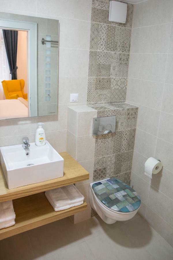 Sunny November Apartman Brassó Kültér fotó